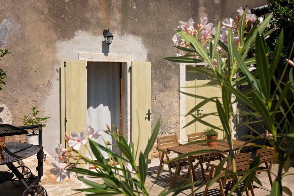 Old Town Studio And Apartment Vrsar Buitenkant foto