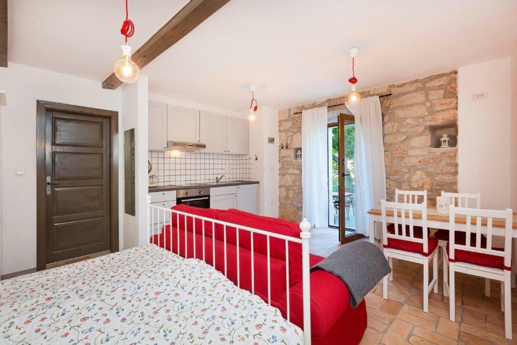 Old Town Studio And Apartment Vrsar Buitenkant foto